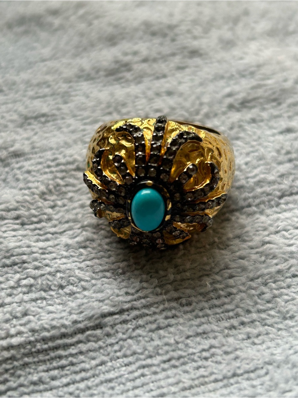 Gold-Tone Ring with Turquoise looking center and Crystal Accents size 8